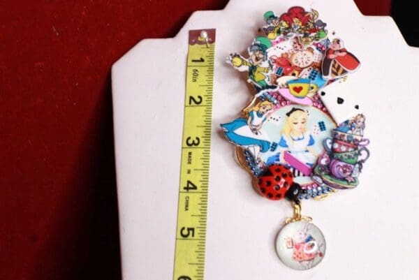 SOLD! 9518 Alice In Wonderland Massive Brooch Pin - Image 4