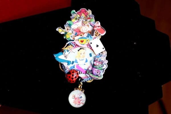 SOLD! 9518 Alice In Wonderland Massive Brooch Pin - Image 5