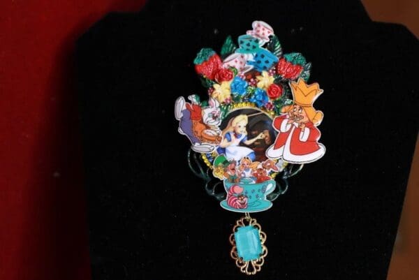 SOLD! 9522 Alice In Wonderland Massive Brooch Pin - Image 2