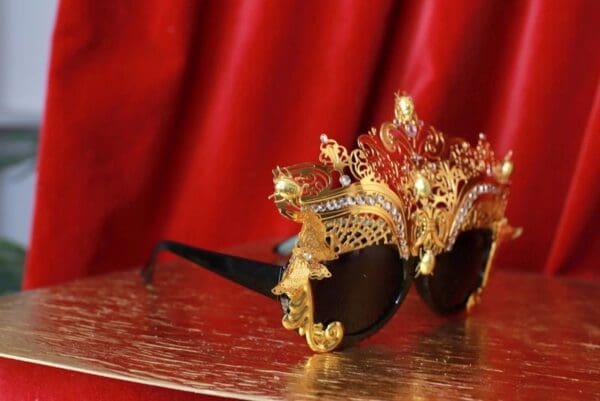 SOLD! 9533 Performance Stunning Gold Filigree Sunglasses - Image 3