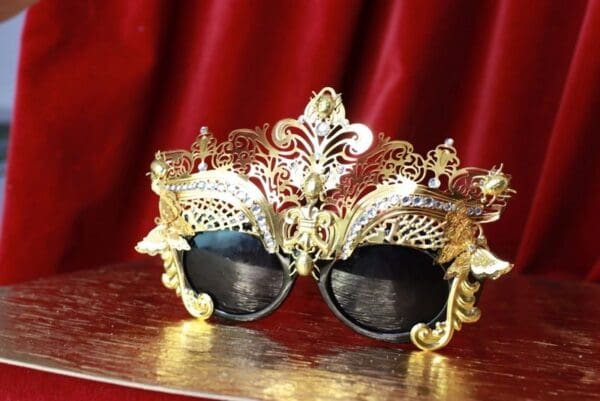 SOLD! 9533 Performance Stunning Gold Filigree Sunglasses - Image 4