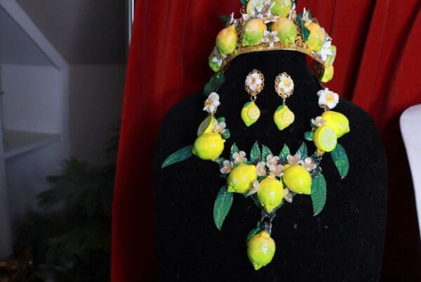SOLD! 9534 Set Of Baroque 3D Effect Lemon Fruit Statement Necklace+ Earrings - Image 3