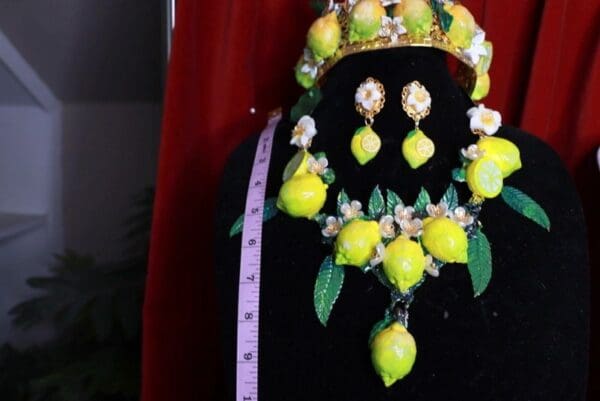 SOLD! 9534 Set Of Baroque 3D Effect Lemon Fruit Statement Necklace+ Earrings - Image 4