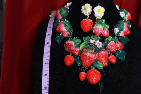 SOLD! 9538 Set Of Art Nouveau Vivid Hand Painted Strawberry Massive Necklace+ Earrings - Image 8