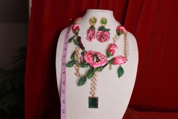 SOLD! 9539 Set Of Art Nouveau Vivid Roses Bee Hand Painted Necklace+ Earrings - Image 6