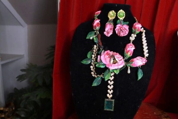 SOLD! 9539 Set Of Art Nouveau Vivid Roses Bee Hand Painted Necklace+ Earrings - Image 5