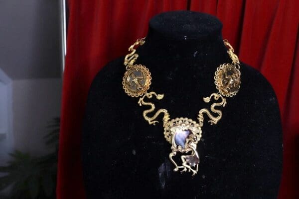 SOLD! 9546 Art Deco Tripple Mirror Lady In Dragons Necklace - Image 5