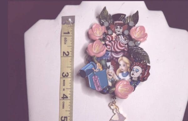 SOLD! 9551 Alice In Wonderland Massive Brooch Pin - Image 5