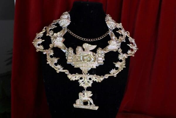 SOLD! 9573 Medieval Art Jewelry 3D Effect Hand Painted Lions Stone Effect Venezia Necklace - Image 2