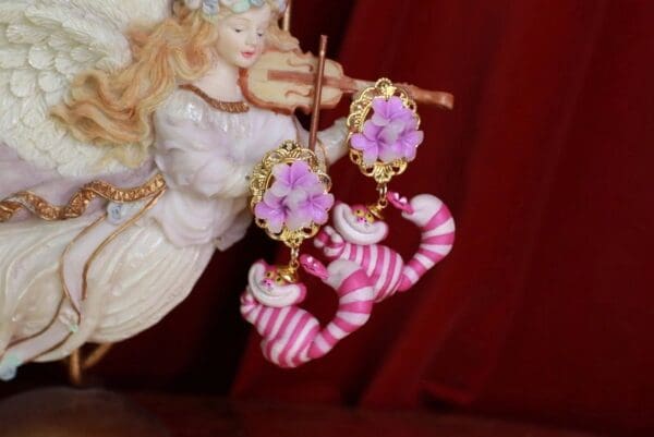 SOLD! 9592 Alice In Wonderland 3D Effect Cat Dangle Earrings
