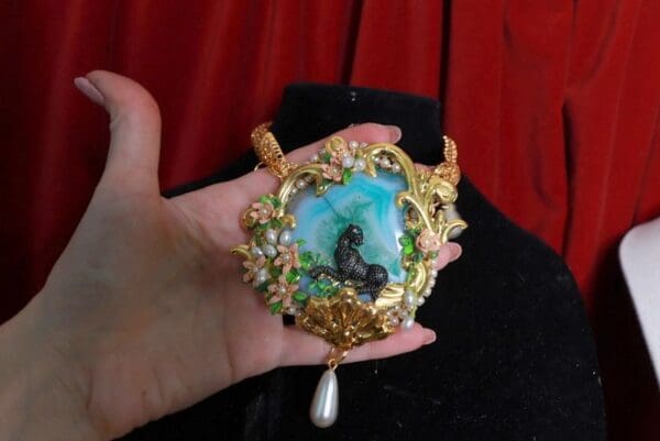 SOLD! 9599 Genuine agate Victorian Puma Pendant Necklace - Image 4