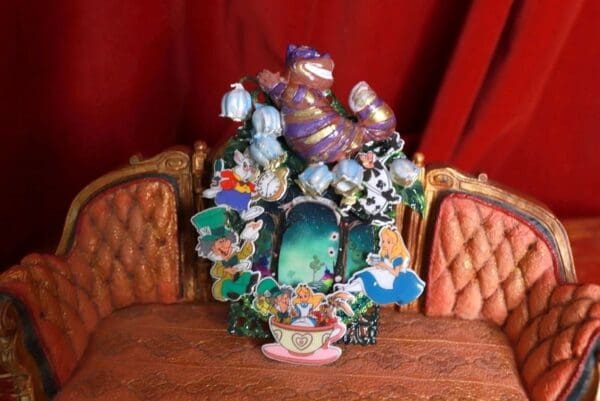 SOLD! 9602 Cat Alice In Wonderland Massive Brooch Pin - Image 5