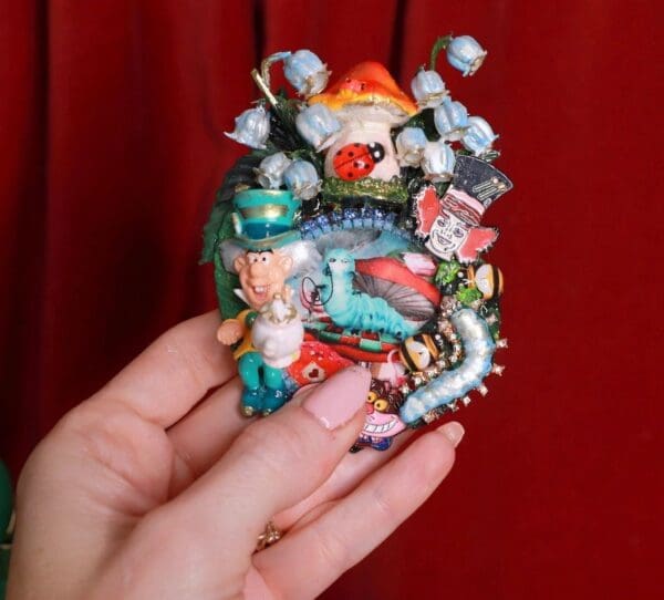 SOLD! 9603 Alice In Wonderland Massive Brooch Pin - Image 2
