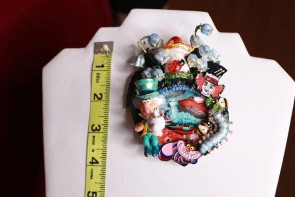SOLD! 9603 Alice In Wonderland Massive Brooch Pin - Image 5