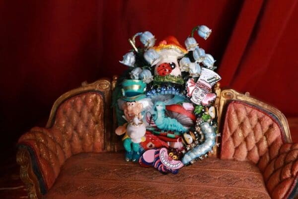 SOLD! 9603 Alice In Wonderland Massive Brooch Pin - Image 7