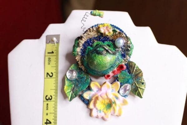 SOLD! 9628 Adorable Frog Massive Brooch Pin - Image 5