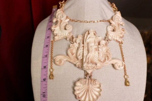 SOLD! 9647 Wooden effect Birth Of Venus Large Necklace - Image 5