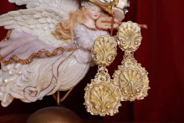 SOLD! 9655 Baroque Vintage Style Shells Long Light Weight Earrings Studs