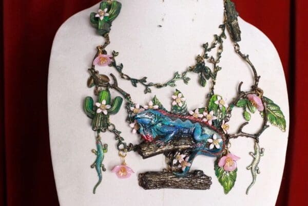 SOLD! 9660 Set Of Genuine Blue Quartz Hand Painted Vivid Iguana Necklace+ Earrings - Image 3