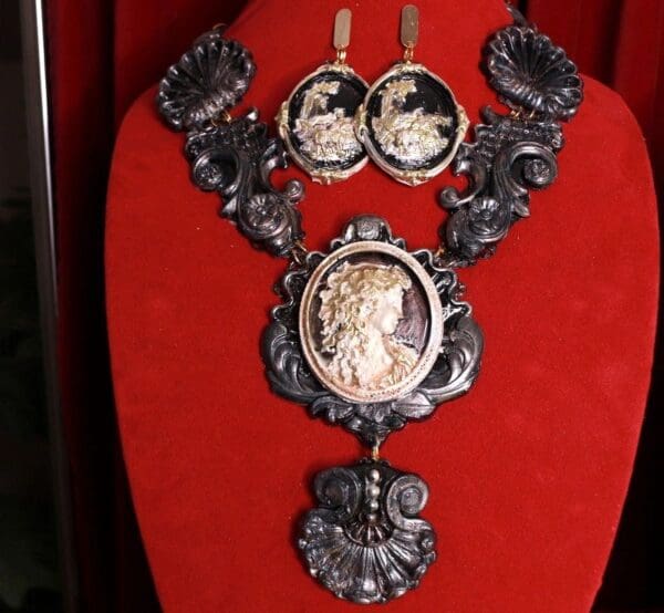 SOLD! 9664 Set Of Victorian Large Cameo Black Necklace+ Earrings - Image 2
