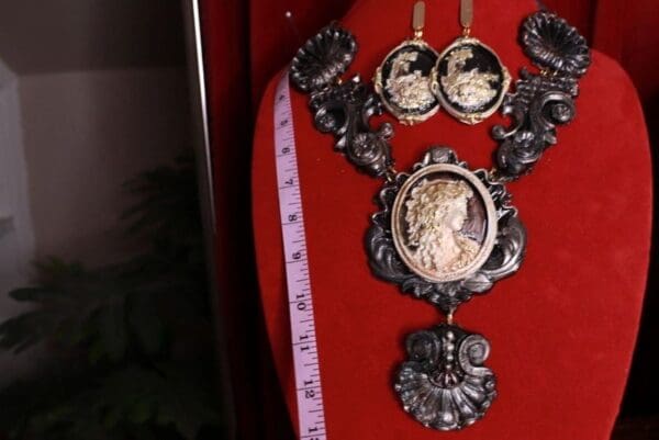 SOLD! 9664 Set Of Victorian Large Cameo Black Necklace+ Earrings - Image 3
