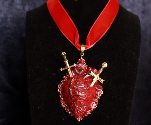 SOLD! 9682 Art Jewelry Fancy Red Heart Choker Unusual 3D Necklace - Image 2