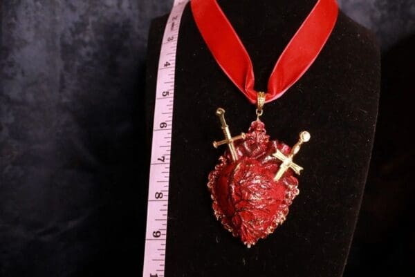 SOLD! 9682 Art Jewelry Fancy Red Heart Choker Unusual 3D Necklace - Image 4