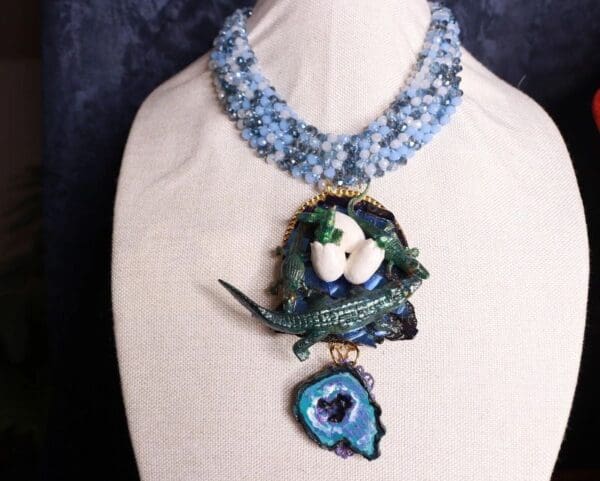 SOLD! 9691 Art Jewelry Alligators Lake Beaded Necklace