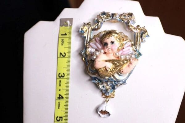 SOLD! 9697 Large Baroque Musical Cherub Large Brooch Pin - Image 5