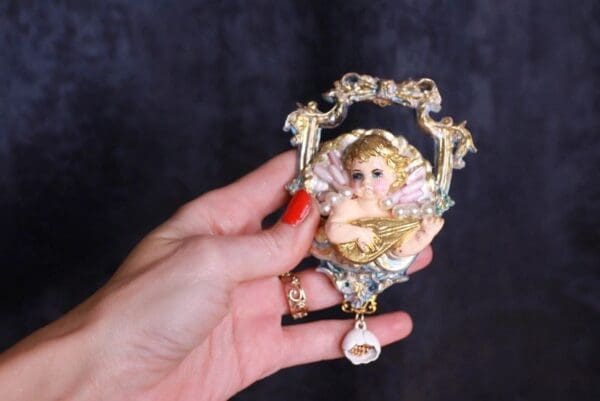 SOLD! 9697 Large Baroque Musical Cherub Large Brooch Pin - Image 8