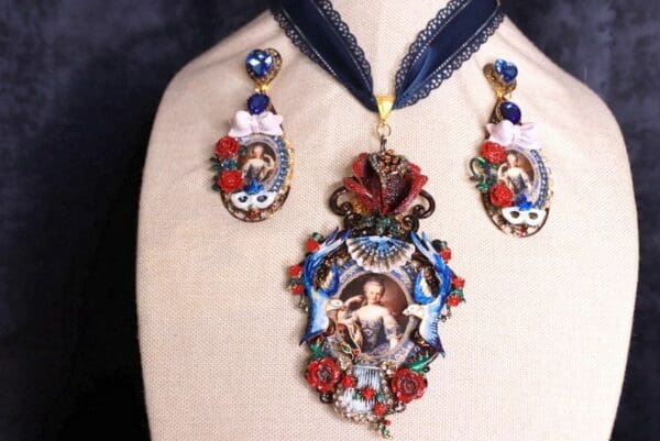 SOLD! 9706 Set Of Young Marie Antoinette Choker+ Earrings