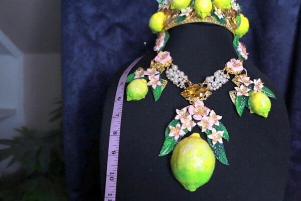 SOLD! 9725 Baroque 3D Effect One Large Lemon Fruit Statement Necklace - Image 5