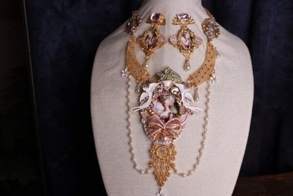 SOLD! 9756 Just The Necklace Young Marie Antoinette Birds Pink Flower Massive Necklace - Image 2