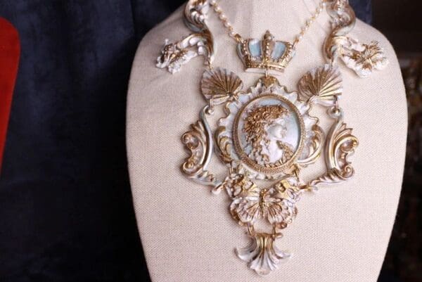 SOLD! 9757 Necklace+ Earrings Large Cameo Victorian Massive - Image 3
