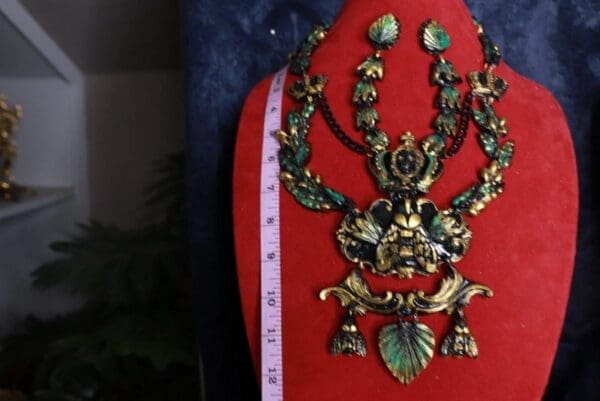 SOLD! 9762 Necklace+ Earrings Greek Olives Bee Vintage Style Massive - Image 7