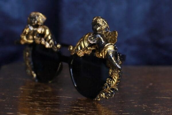 SOLD! 9787 Baroque Vintage Style Cherubs Embellished Sunglasses - Image 3