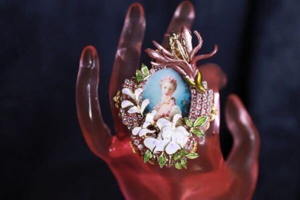 SOLD! 9826 Young Marie Antoinette Cocktail Adjustable Ring - Image 5