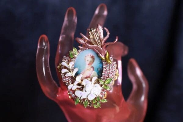 SOLD! 9826 Young Marie Antoinette Cocktail Adjustable Ring - Image 8
