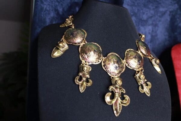 SOLD! 9827 Medieval Leopards Fleur De Lis Massive Necklace - Image 3
