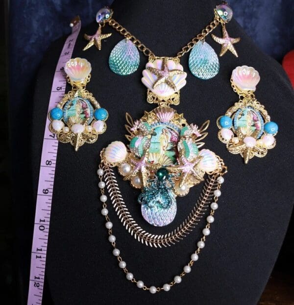 SOLD! 9829 Just The Necklace Birth Of Venus Large Necklace - Image 5