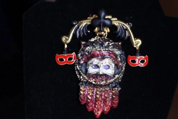 SOLD! 9845 Venetian Mask Theatre Hand Painted Large Brooch Pin - Image 2