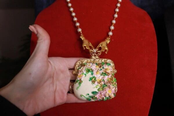 SOLD! 9849 Just The Necklace Marie Antoinette Purse Necklace - Image 7