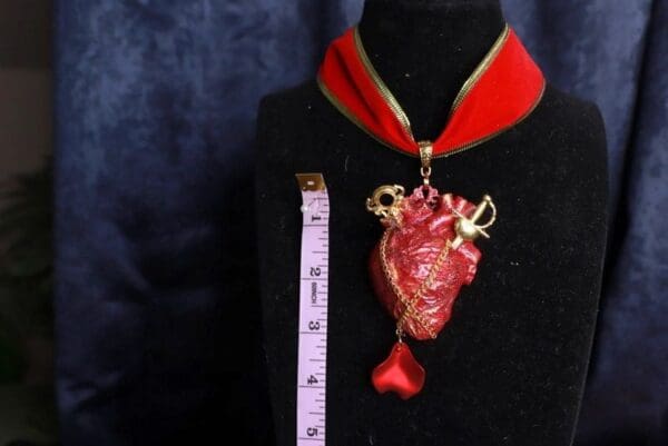SOLD! 9881Art Jewelry Fancy Red Heart Choker Unusual 3D Necklace - Image 2