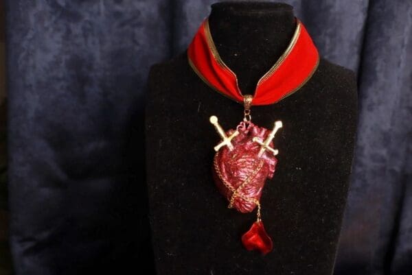 SOLD! 9882 Art Jewelry Fancy Red Heart Choker Unusual 3D Necklace - Image 2