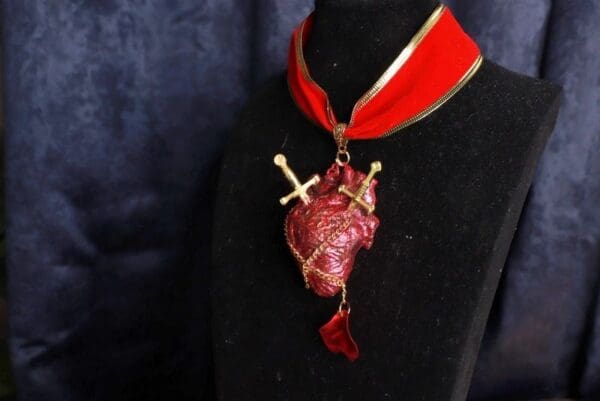 SOLD! 9882 Art Jewelry Fancy Red Heart Choker Unusual 3D Necklace - Image 4