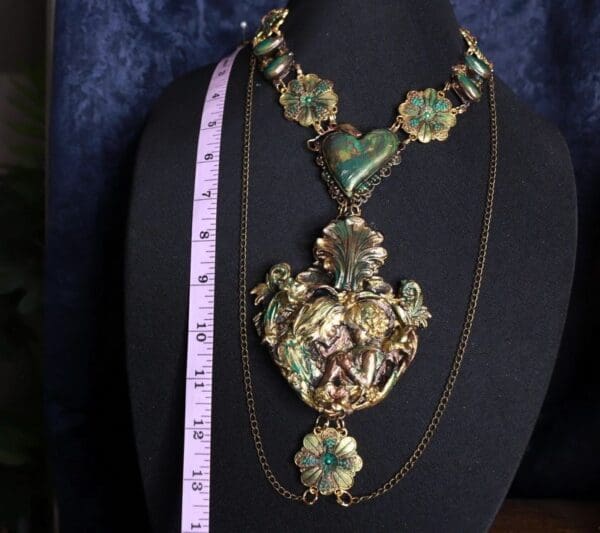 SOLD! 9886 Art Jewelry Vintage Style The Mother And A Child Large Necklace - Image 3