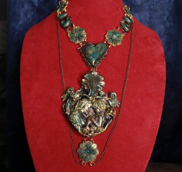SOLD! 9886 Art Jewelry Vintage Style The Mother And A Child Large Necklace - Image 4