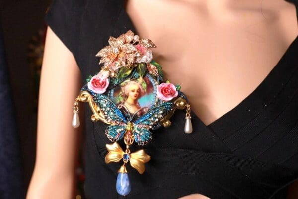 SOLD! 9887 Marie Antoinette Butterfly Pin Brooch - Image 5
