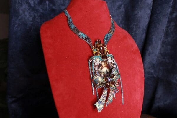 SOLD! 9917 Marie Antoinette Cameo Bow Vintage Style Necklace - Image 5
