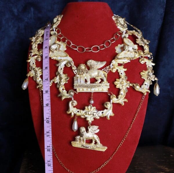SOLD! 9921 Venezia Large Collar Vintage Style Huge Necklace - Image 4